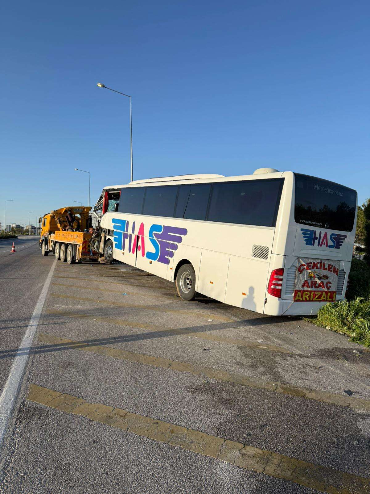Konya’daki kazada hayatını kaybeden otobüs şoförü son yolculuğuna uğurlandı 6